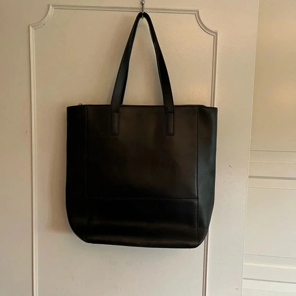 Danier black large stud, tote bag, leather edgy streetwear office. laptop. - Picture 3 of 17